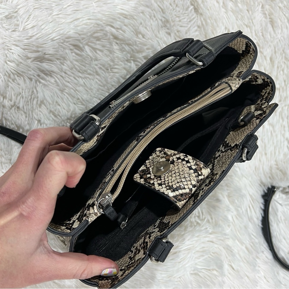 Tutilo New York Black w/Snake Skin Print Shoulder Crossbody Faux Leather Bag - Picture 6 of 15